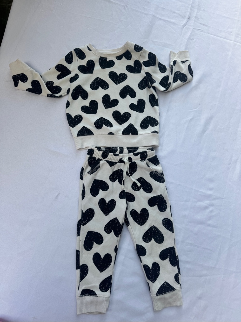 Kids Heart Print Pajama Set - White and Black girls 2T